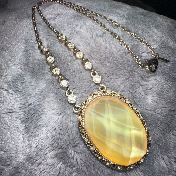 Avon Opalesque Necklace 18” - Picture 1 of 6